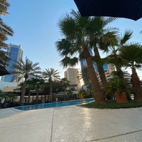Photo taken at Diplomat Hotel Outside Pool by Bo 6rooq 🫰🏼 ♈. on 9/12/2022