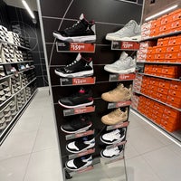 Photo taken at Nike Factory Store by Chen Shang O. on 1/26/2024