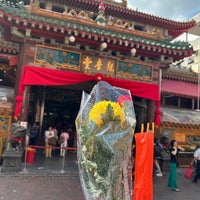 Photo taken at Kwan Im Thong Hood Cho Temple by Chen Shang O. on 9/14/2023
