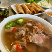 11/24/2023 tarihinde bOnziyaretçi tarafından Golden Deli Vietnamese Restaurant'de çekilen fotoğraf