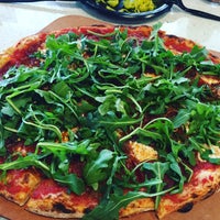 Photo taken at Pizza 900 Wood Fired Pizzeria by bOn on 4/20/2016
