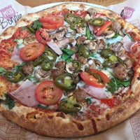 5/31/2017 tarihinde bOnziyaretçi tarafından Mod Pizza'de çekilen fotoğraf