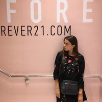 Photo taken at Forever 21 by Бритни Спирт on 8/25/2017