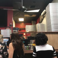 Das Foto wurde bei Joey Brooklyn&amp;#39;s Famous Pizza von MGM am 10/21/2018 aufgenommen