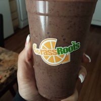 Photo taken at Grass Roots Juice Bar by The Foodie W. on 2/11/2016