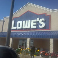Photo taken at Lowe&amp;#39;s Home Improvement by Kshe S. on 10/7/2012
