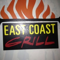 รูปภาพถ่ายที่ East Coast Grill &amp;amp; Raw Bar โดย EJ P. เมื่อ 1/12/2013
