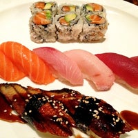 รูปภาพถ่ายที่ SoHo Sushi โดย SMWII เมื่อ 11/22/2012