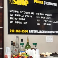 Foto tirada no(a) East 6th Street Barber Shop por Harry R. em 12/21/2014