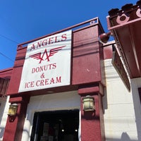 Foto diambil di Angel&amp;#39;s Donuts &amp;amp; Ice Cream oleh Brian W. pada 9/2/2020