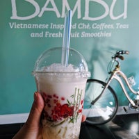 Foto tomada en Bambu Desserts &amp;amp; Drinks  por Tomomi I. el 10/6/2019