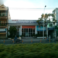 รูปภาพถ่ายที่ Cửa hàng Xe và Thiết bị Chuyên dùng โดย Minh Châu N. เมื่อ 4/29/2013