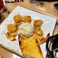 Photo taken at Bubba Gump Shrimp Co. by طارق on 10/9/2023