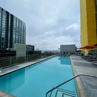 รูปภาพถ่ายที่ SpringHill Suites by Marriott San Diego Downtown/Bayfront โดย طارق เมื่อ 9/27/2021