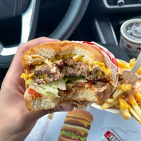 Photo taken at In-N-Out Burger by طارق on 9/22/2023