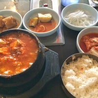 Foto scattata a OHYA Sushi, Korean Grill &amp;amp; Bar da OHYA Sushi, Korean Grill &amp;amp; Bar il 11/11/2016