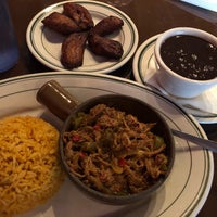 Foto scattata a Las Palmas Cuban Restaurant da Charles R. il 7/23/2018