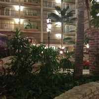 Photo taken at Embassy Suites by Hilton by Rogelio L. on 12/29/2012