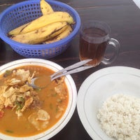 Photo taken at Soto Betawi Sambung Nikmat by Stephen Roy I. on 9/20/2016