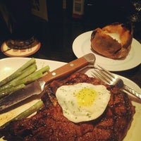 Photo taken at LongHorn Steakhouse by Dave F. on 11/3/2012