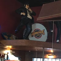 Photo taken at Fuddruckers by Luis A. on 5/29/2018