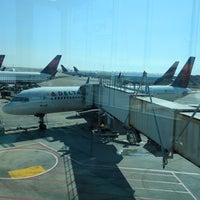 Photo taken at Gate B22 by Wouter B. on 10/3/2023