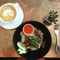 Photo taken at Otus Thai Kitchen &amp;amp; Coffee by Anh N. on 9/19/2015