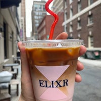 10/29/2023 tarihinde Mitchell L.ziyaretçi tarafından Elixr Coffee Roasters'de çekilen fotoğraf