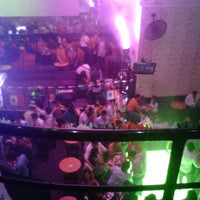 Foto tomada en La Condesa Bar &amp;amp; Club  por George M. el 9/16/2012
