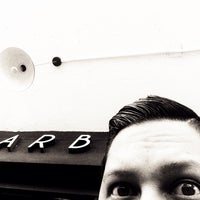Foto scattata a Wall&amp;#39;s Barbershop da Twitter: @. il 1/6/2016