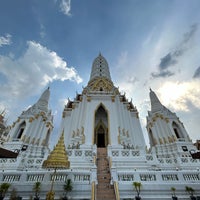 Photo taken at Wat Phichaiyatikaram by CashCash on 11/12/2022