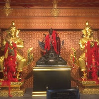 Photo taken at Wat Phai Ngern Chotanaram by CashCash on 6/25/2022