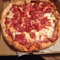 Снимок сделан в Authentic New York Pizza пользователем Jon S. 3/25/2014