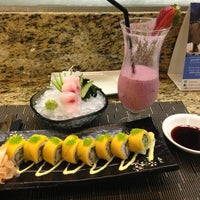 Снимок сделан в Sakura Japanese Restaurant пользователем Katrina 3/2/2013