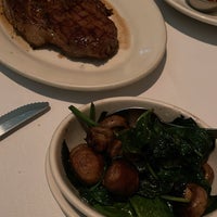 Photo taken at Morton&amp;#39;s The Steakhouse by Juelle V. on 4/2/2022