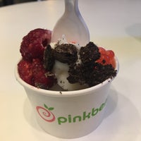 Photo taken at Pinkberry by Rebecca T. on 8/18/2017