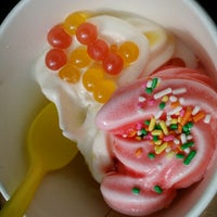 รูปภาพถ่ายที่ U-Crave Frozen Yogurt โดย Laquita P. เมื่อ 7/8/2013