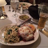 Foto tomada en Villa Ravenna Italian Restaurant  por Mete S. el 9/22/2014