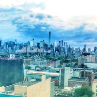Photo taken at Holiday Inn L.I. City-Manhattan View by Castle on 8/3/2018