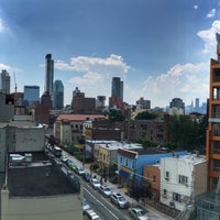 Photo taken at Holiday Inn L.I. City-Manhattan View by Castle on 7/17/2018