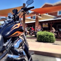 6/14/2014 tarihinde Castleziyaretçi tarafından Chandler Harley-Davidson'de çekilen fotoğraf