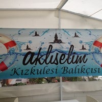 Photo taken at Aklıselim Kızkulesi Balıkçısı by Selim Y. on 12/7/2012
