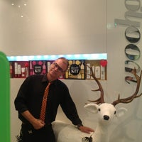 12/11/2012 tarihinde Brett S.ziyaretçi tarafından Woohoo Salon'de çekilen fotoğraf