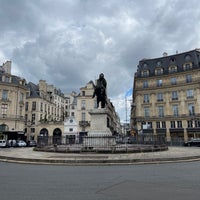 Photo taken at Statue de Louis XIV by Ardavan B. on 6/9/2022