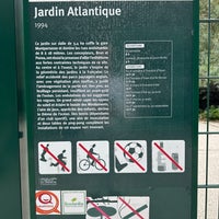 Photo taken at Jardin Atlantique by Ardavan B. on 8/6/2023