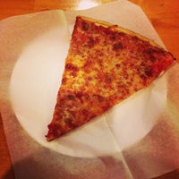 2/14/2013にJeff V.がHard Times Pizzaで撮った写真