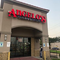 รูปภาพถ่ายที่ Angelo&amp;#39;s Pizza &amp;amp; Pasta โดย Shelby H. เมื่อ 8/27/2019