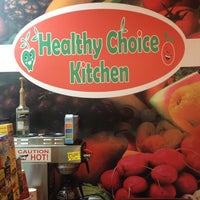 รูปภาพถ่ายที่ Healthy Choice Kitchen โดย Sean A. เมื่อ 3/4/2013