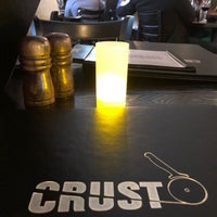 Foto tirada no(a) Crust por Rebeca P. em 5/25/2018