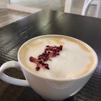 10/6/2018 tarihinde Rebeca P.ziyaretçi tarafından White Rose Coffee'de çekilen fotoğraf